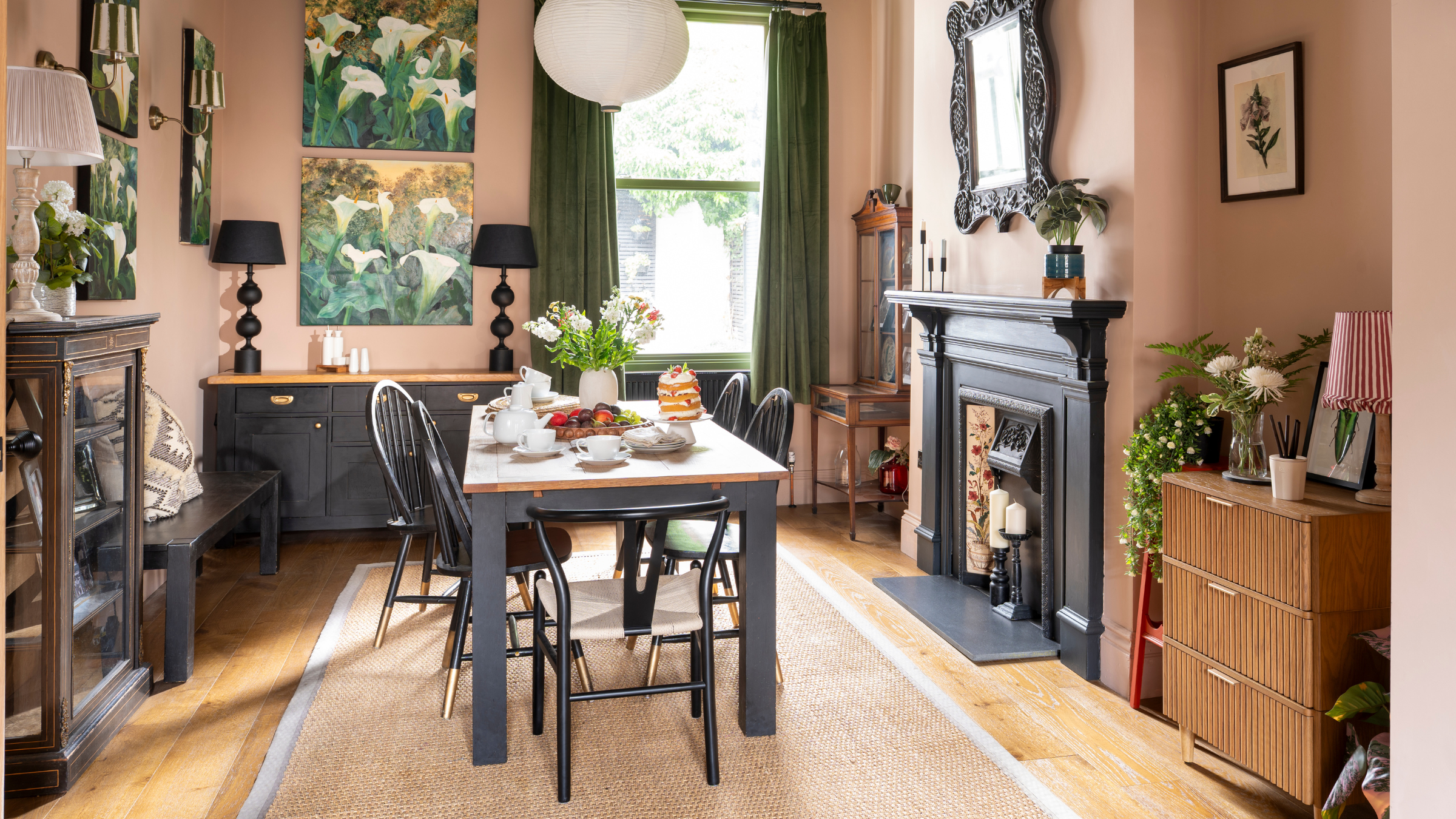 Pink, green and black dining room.