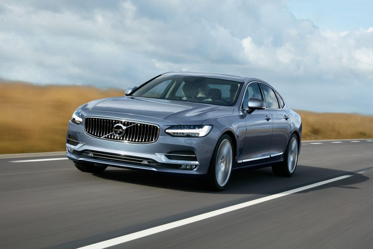 171441_location_front_quarter_volvo_s90_mussel_blue.jpg