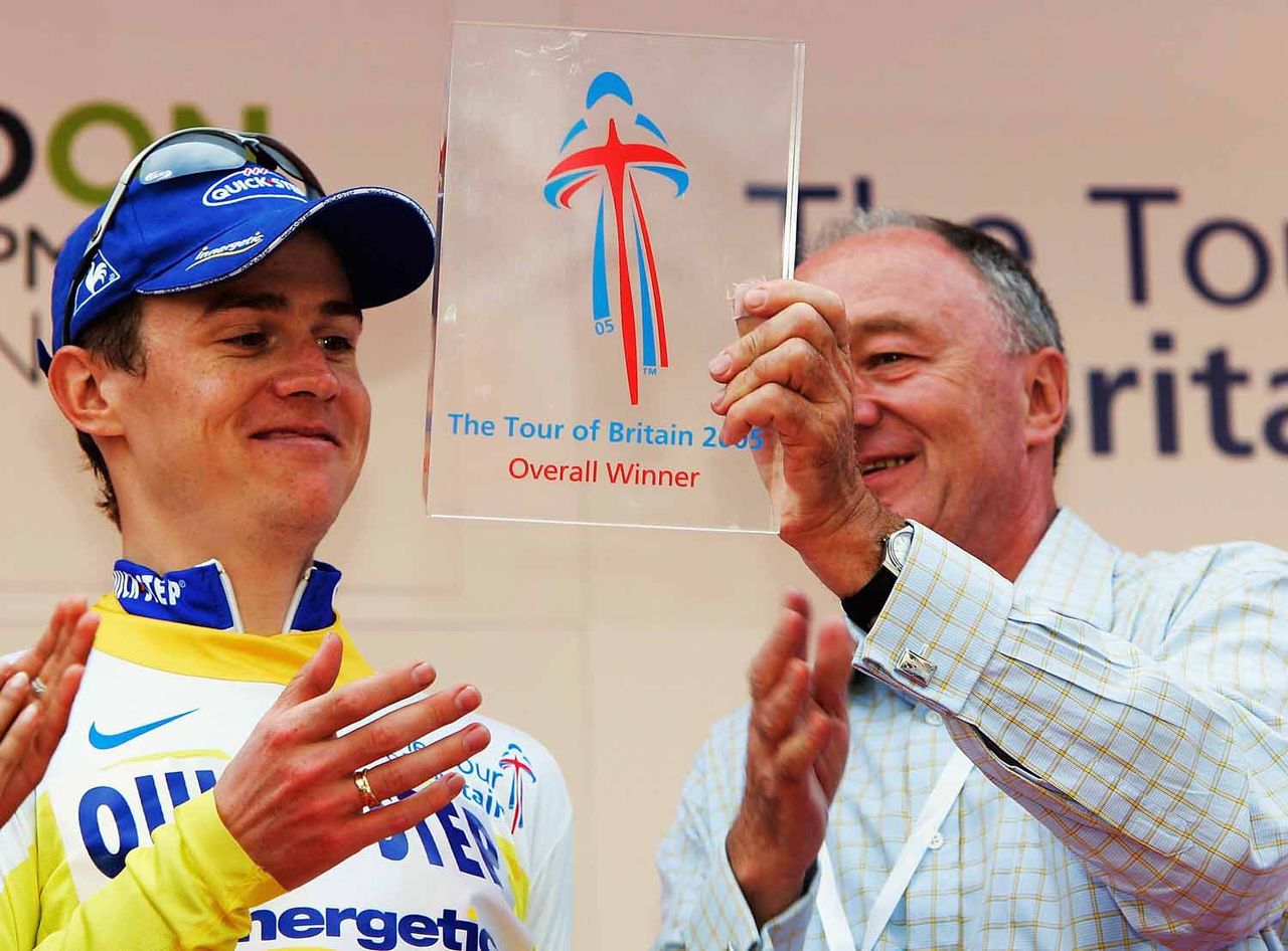Mayor of London Ken Livingston with 2005 Tour of Britain winner Nick Nuyens.