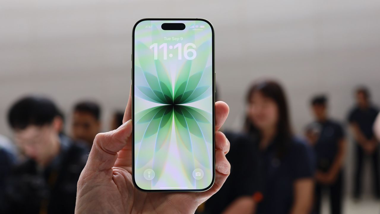I just tried the iPhone 17, and it could be the best standard iPhone in years