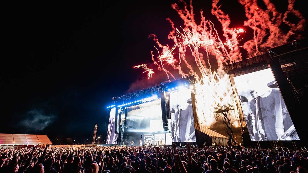 Metallica onstage at Louder Than Life with fireworks