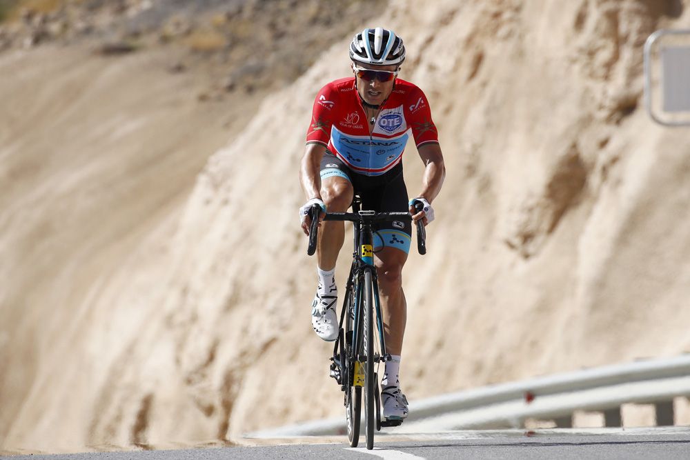 Alexey Lutsenko (Astana) powers to the finish