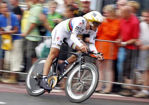Fabian Cancellara (Saxo Bank) powers to the win, going 10 seconds better than Tony Martin.