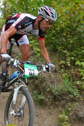 Jason Sager leading the way on the lakeside singletrack