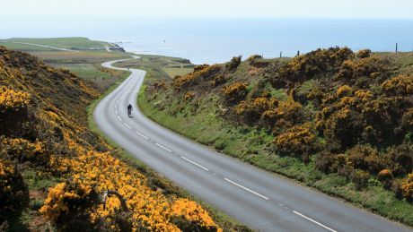 cycling_by_the_sea