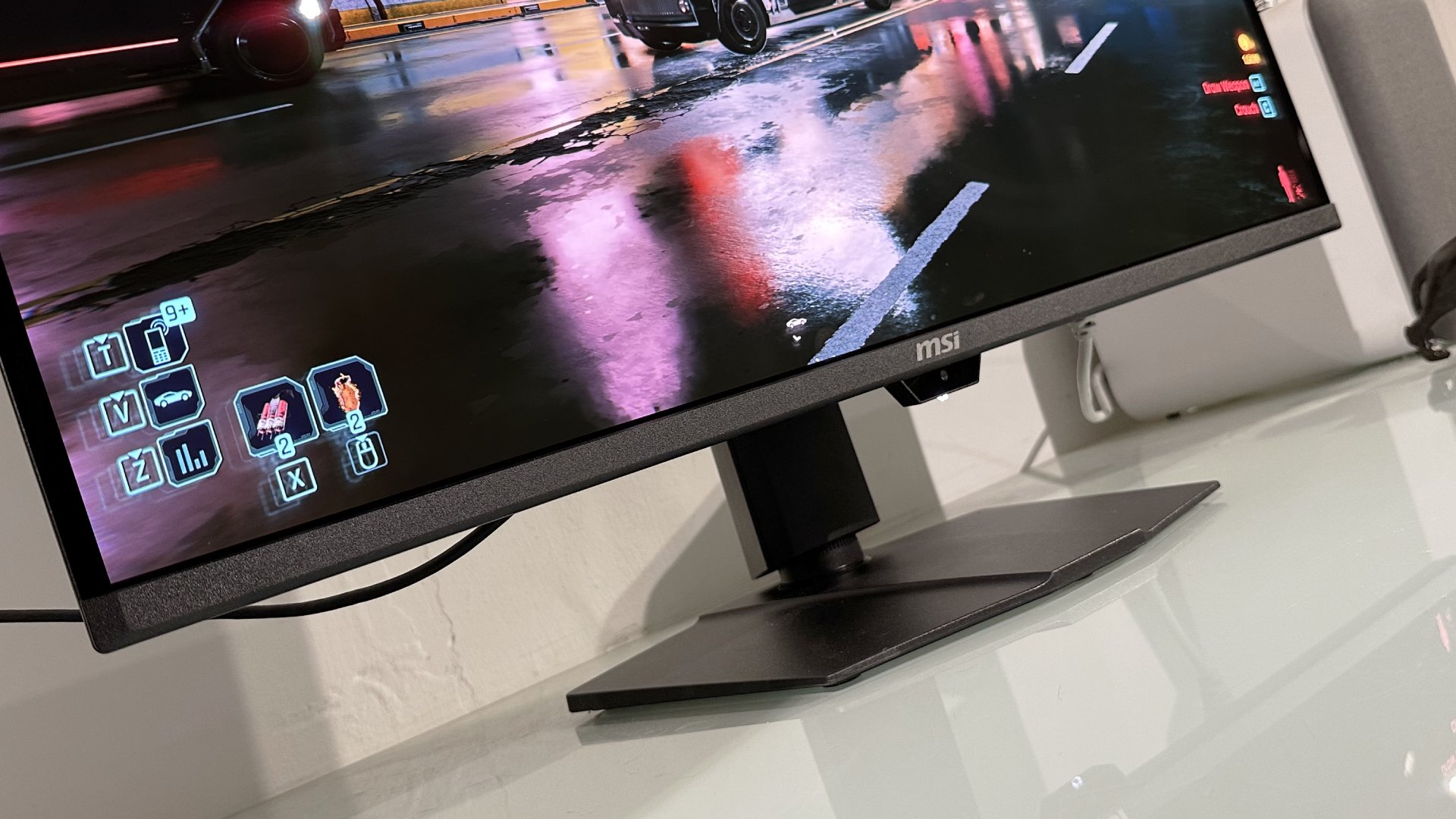 MSI MPG 322UR X24