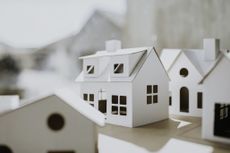 Image of village of white cardboard houses
