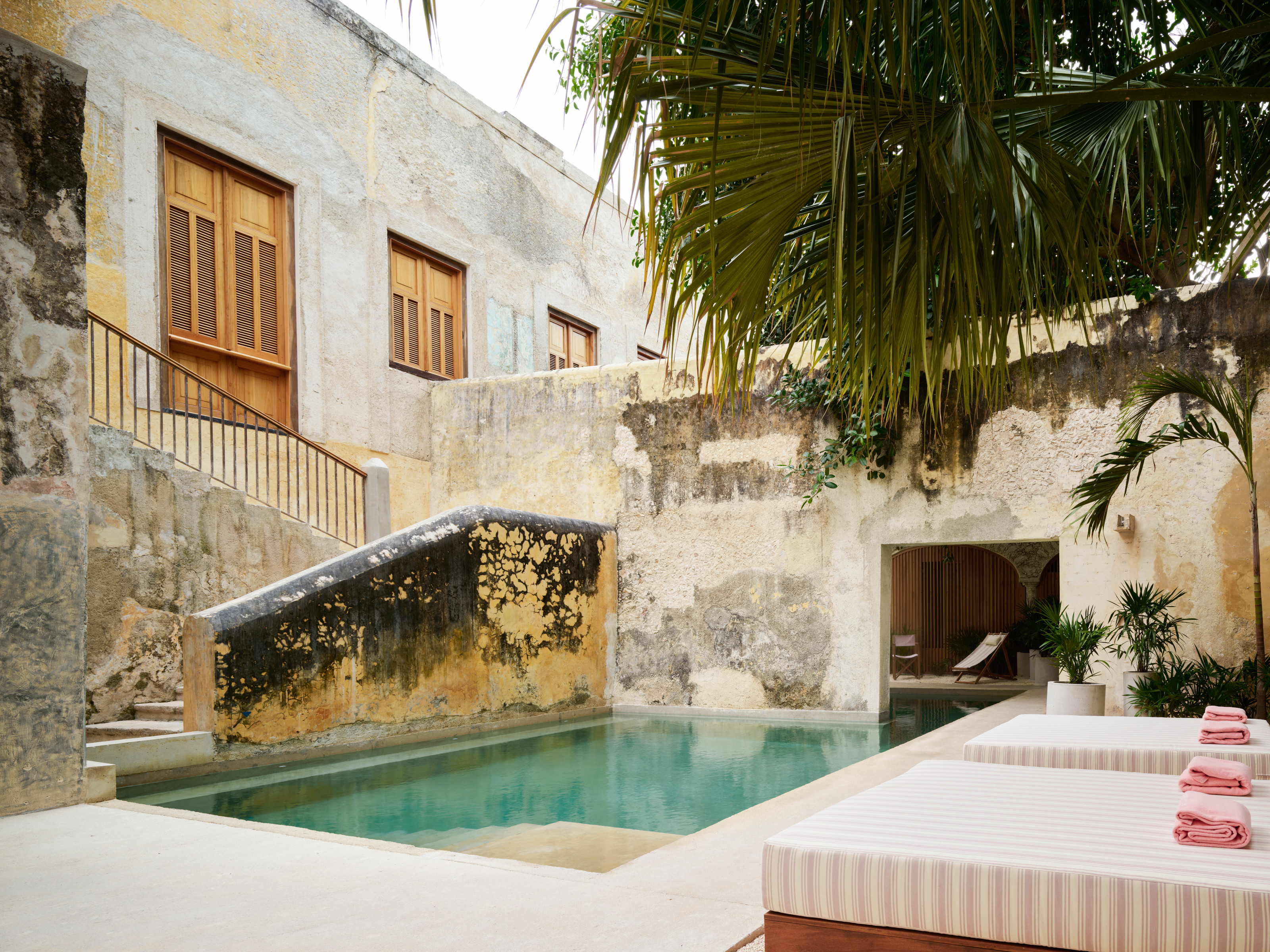 General view of the Hotel Sevilla's courtyard