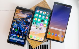 Google Pixel 2 XL (left), Apple iPhone X and Samsung Galaxy Note 9 (right)