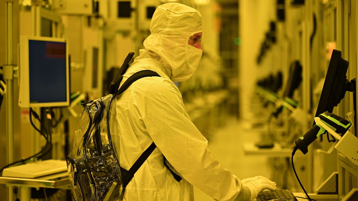 Image of Intel 18A and Fab 52.