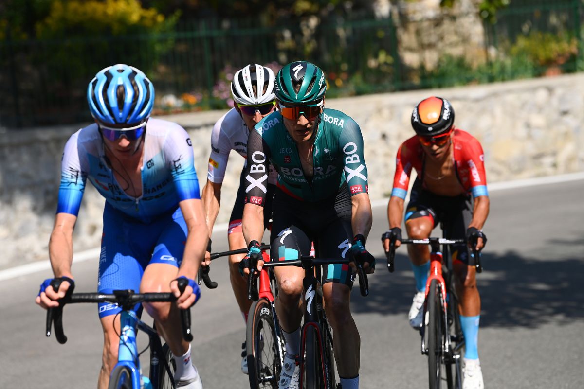 chasing group stage 12