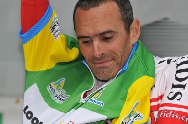 St&eacute;phane Auge (Cofidis) dons the green jersey.