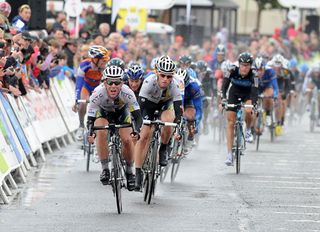 Mark Cavendish wins sprint, Tour of Britain 2011, stage one
