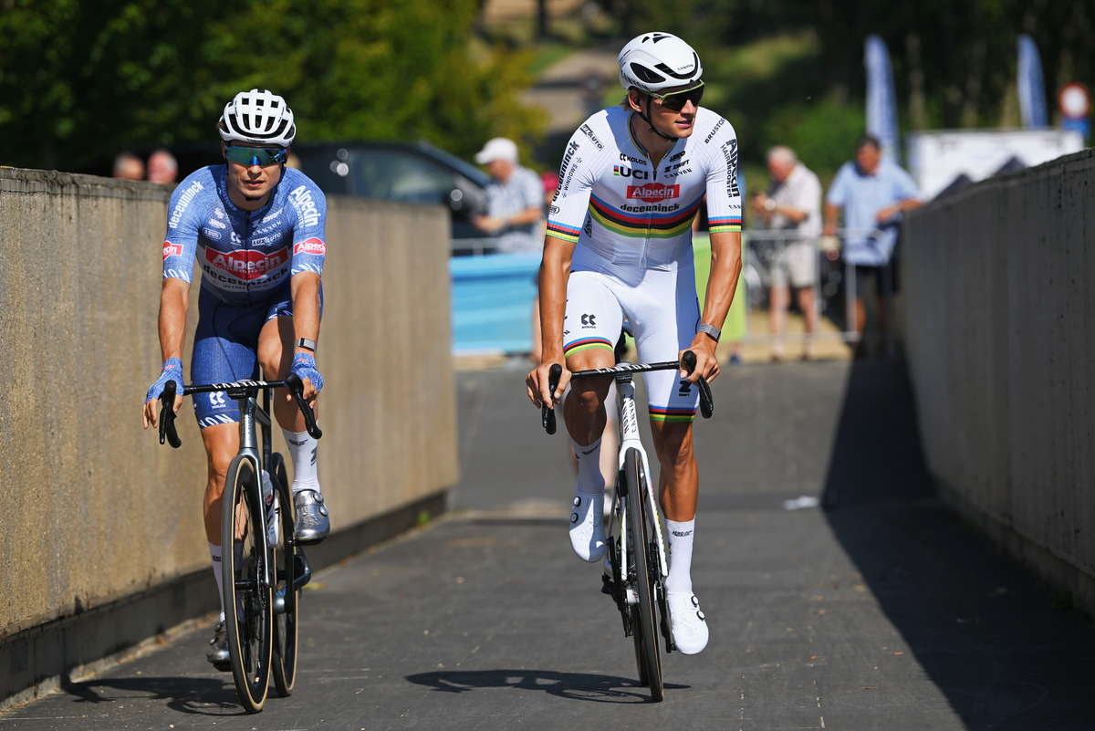 Jasper Philipsen and Mathieu van der Poel before stage 1