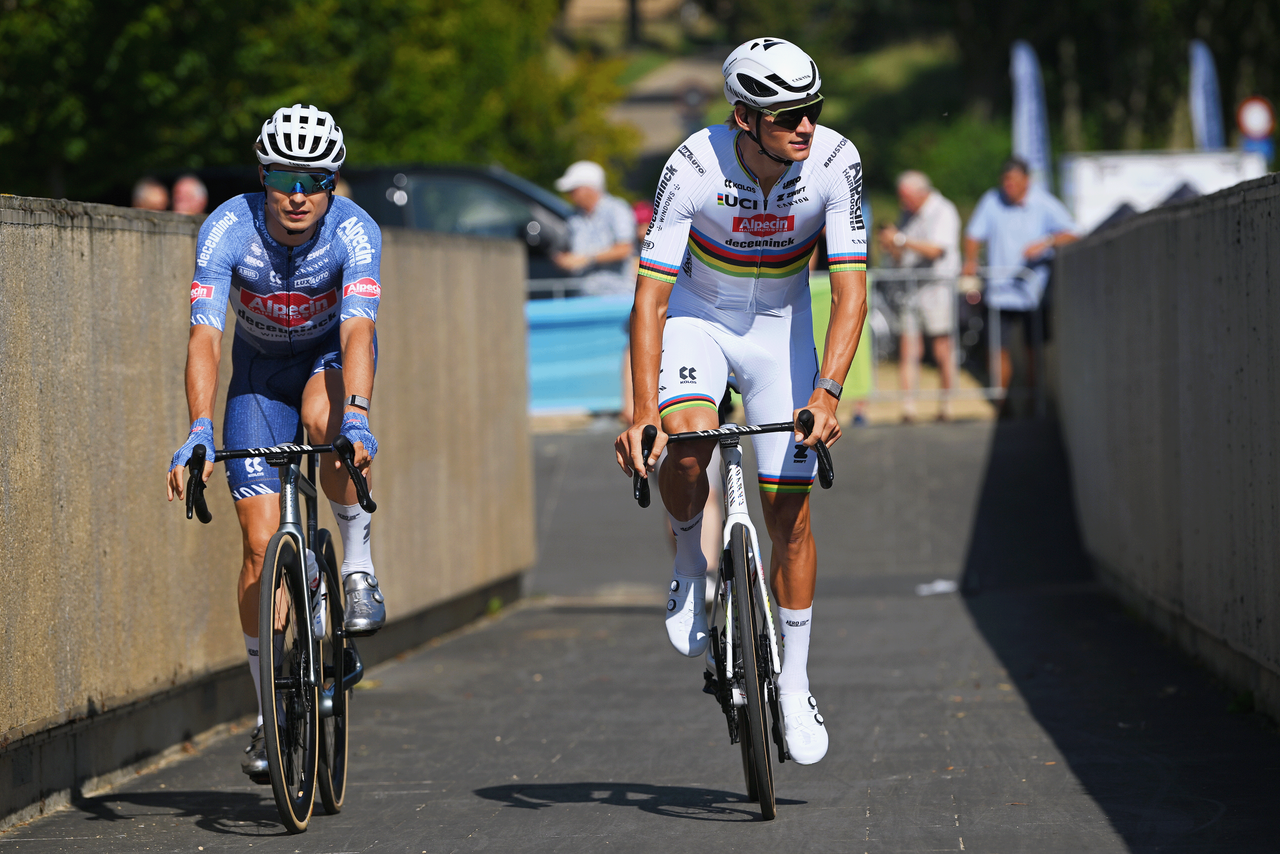 Jasper Philipsen and Mathieu van der Poel before stage 1