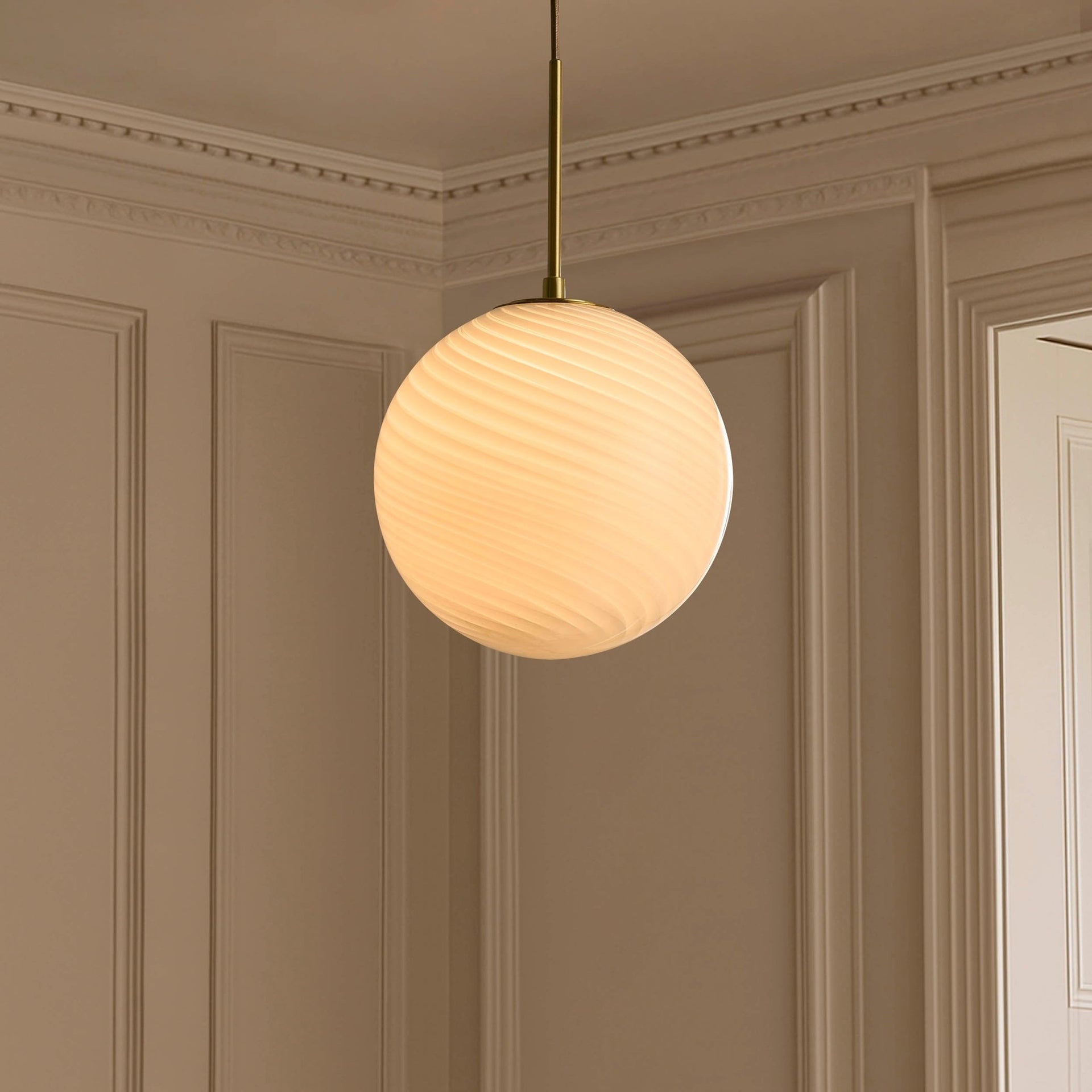 Leo Swirl Glass Fitted Ceiling Pendant - White/clear