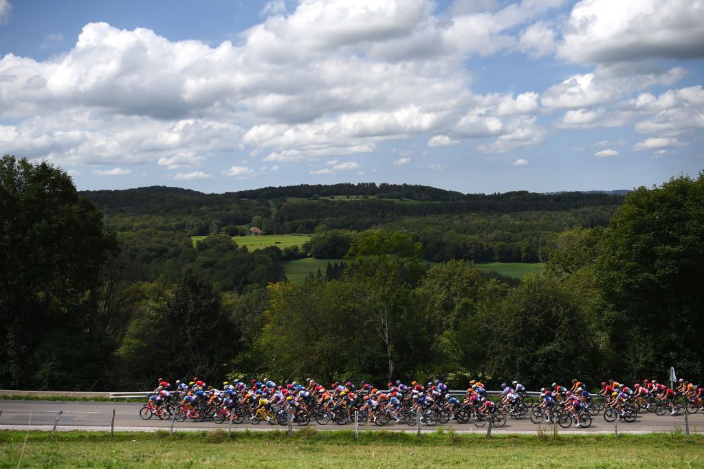 MORTEAU FRANCE AUGUST 16 Katarzyna Niewiadoma of Poland and Team CanyonSRAM Racing Yellow Lader Jersey Puck Pieterse of The Netherlands and Team FenixDeceuninck Polka dot Mountain Kristen Faulkner of The United States and Team EFOatlyCannondale Elizabeth Deignan of The United Kingdom and Team Lidl Trek and a general view of the peloton competing during the 3rd Tour de France Femmes 2024 Stage 6 a 1592km stage from Remiremont to Morteau UCIWWT on August 16 2024 in Morteau France Photo by Alex BroadwayGetty Images