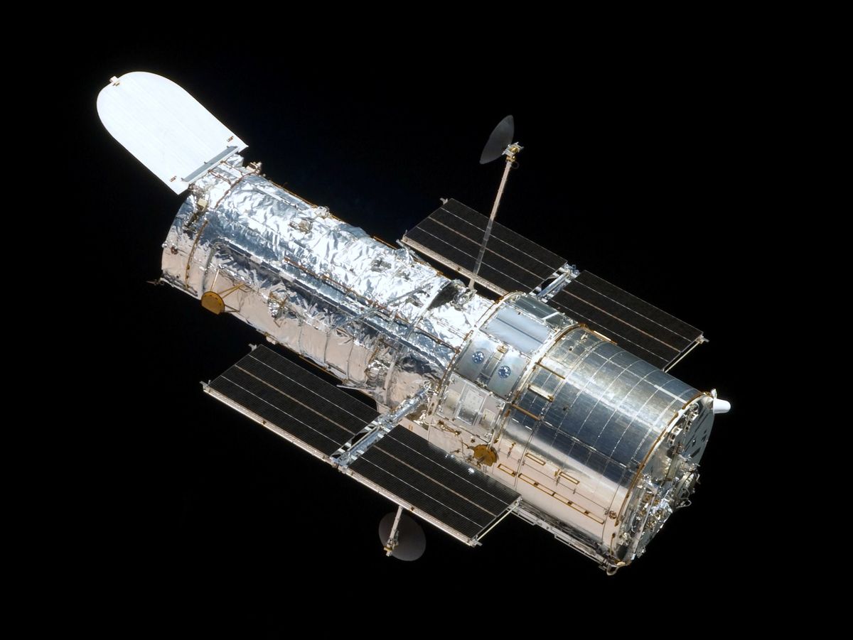 Hubble Space Telescope instruments in 'safe mode' after glitch, stalling science
