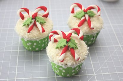 Candy cane cupcakes