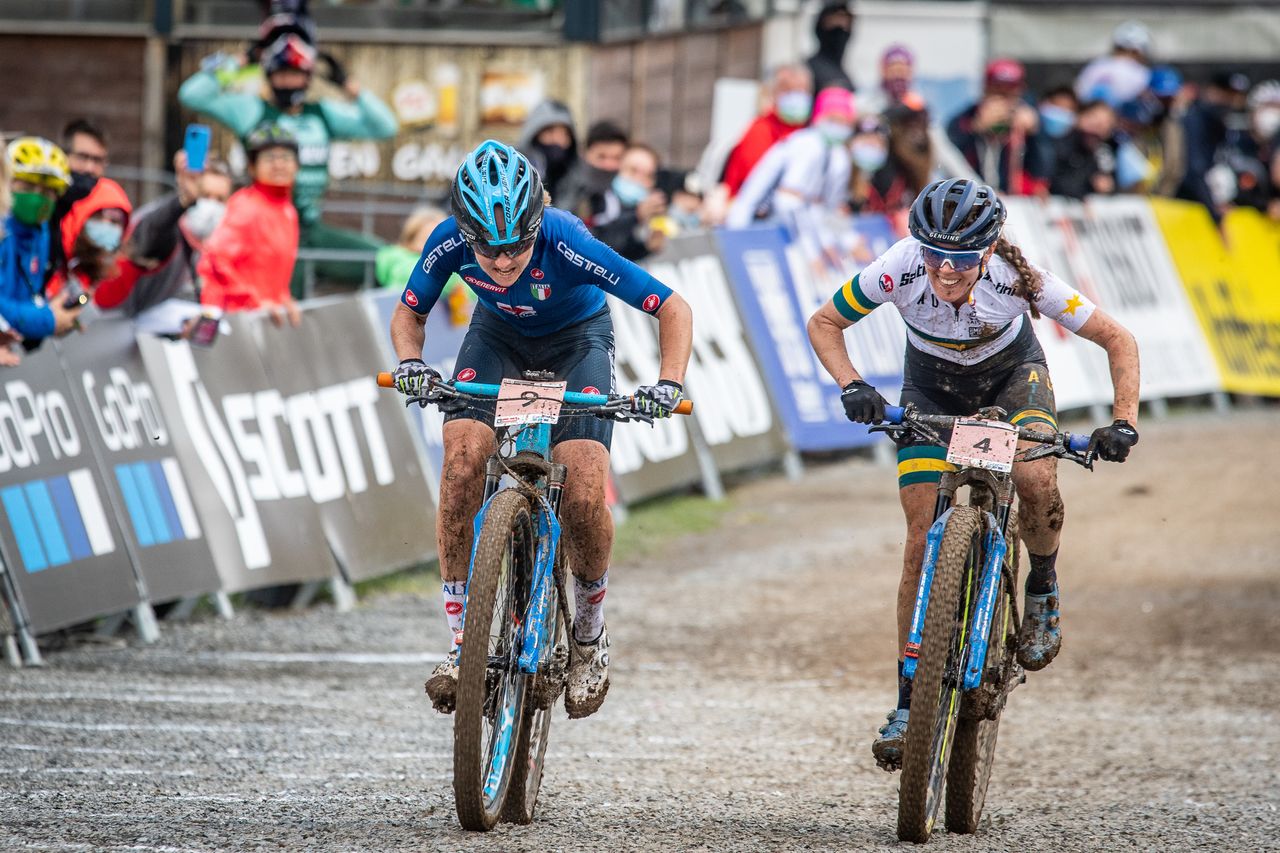 Eva Lechner (Italy) and Rebecca McConnell (Australia) sprint for silver