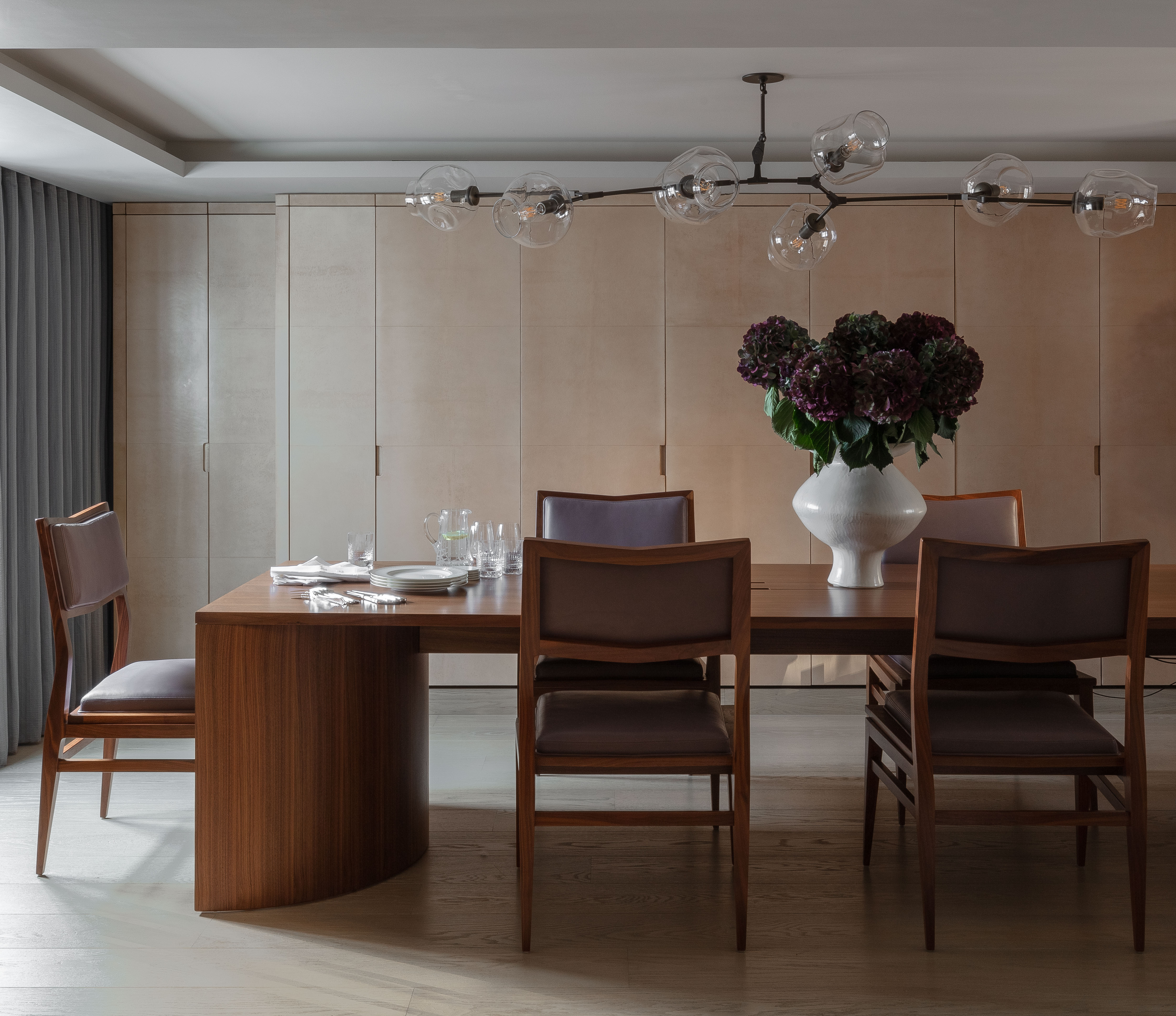 Holloway Li coach house dinning space
