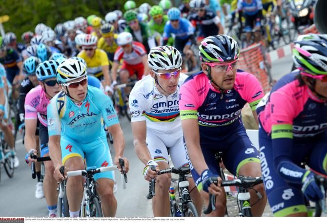 Rui Costa with his Lampre-Merida teamates