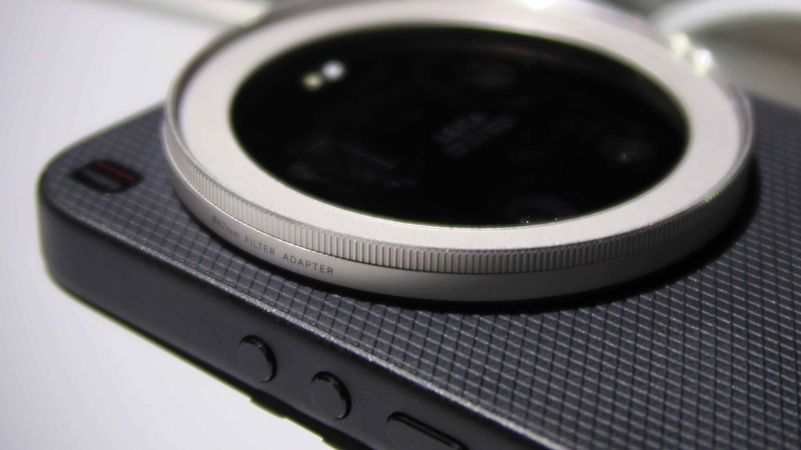 Xiaomi 17 Ultra hands on Photography Kit Pro filter adapter macro