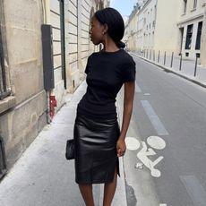 Best knee-length skirts: @sylviemus_