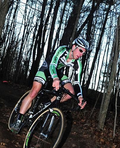 Jeremy Powers (Cannondale-Cyclocrossworld) descending out of the woods.