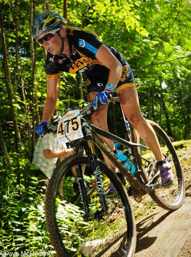 Erin Huck (Tokyo Joes) matching the pace set by Nash