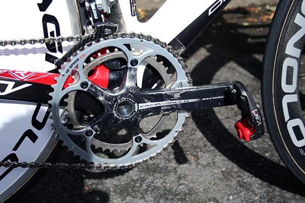 Cadel uses a standard Campagnolo Ultra Torque chainset&hellip;