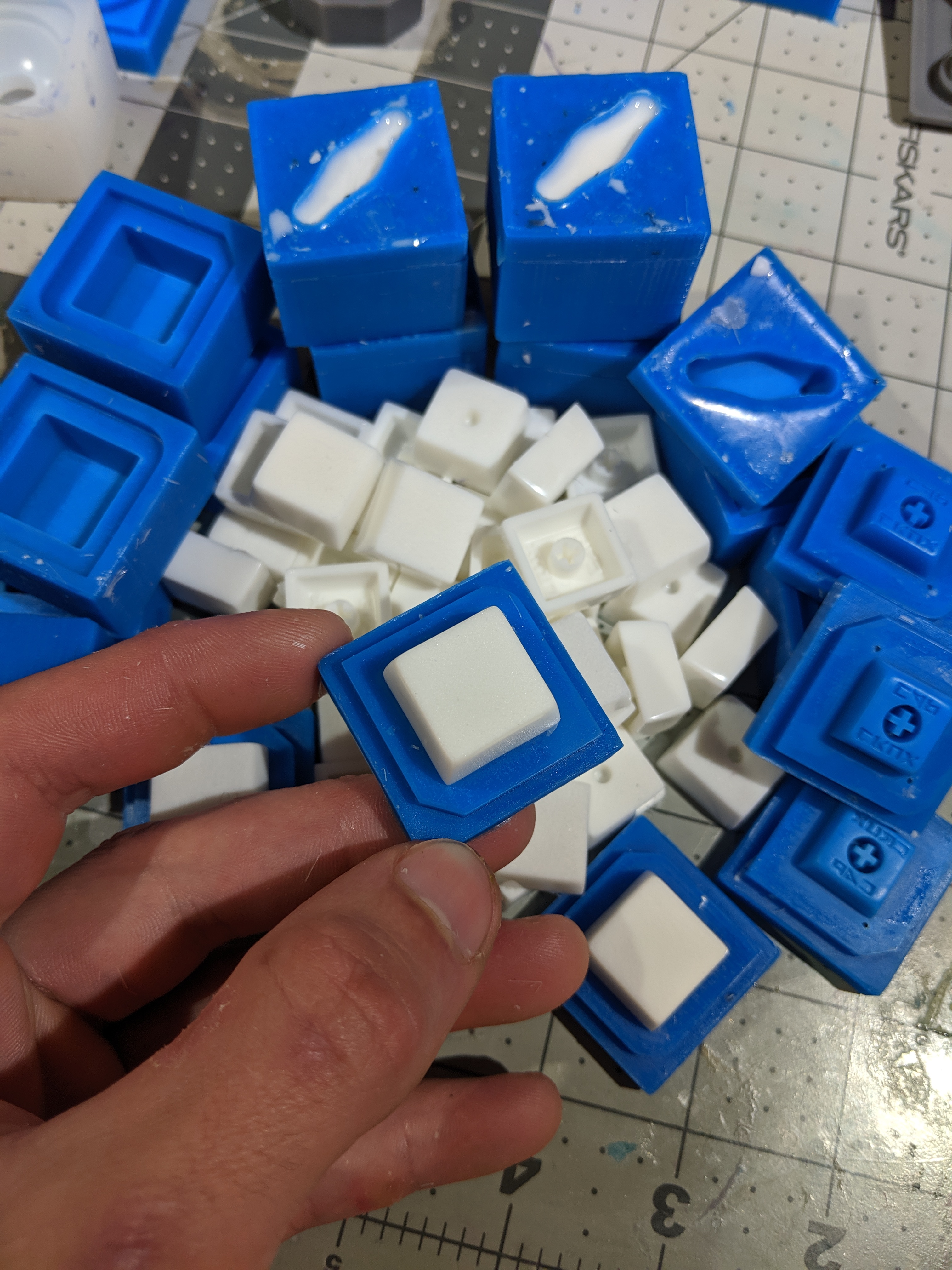 Artisan keycap resin casting process
