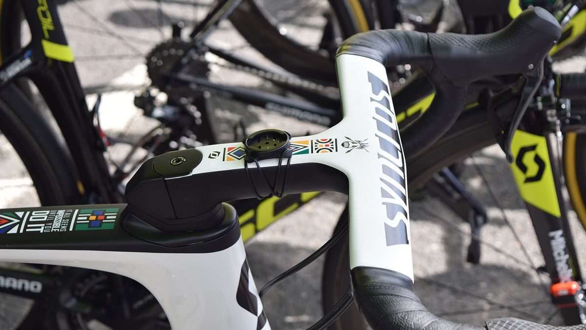 What integrated cockpits gain in aerodynamics, they lose in being able to use standard out-front computer mounts