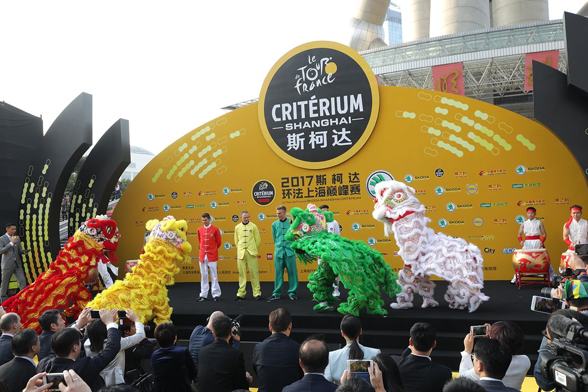 Lions in the colours of the Tour de France's classification jerseys