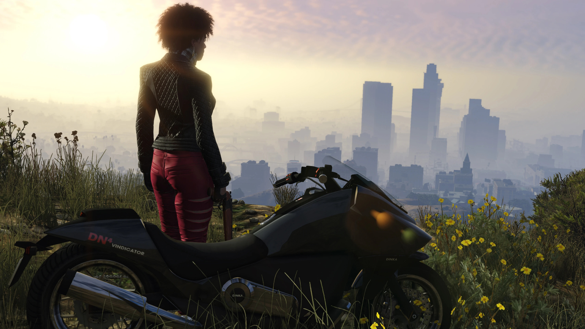 A woman in GTA Online on the hills of Vinewood Boulevard, looking down on the foggy city of Los Santos