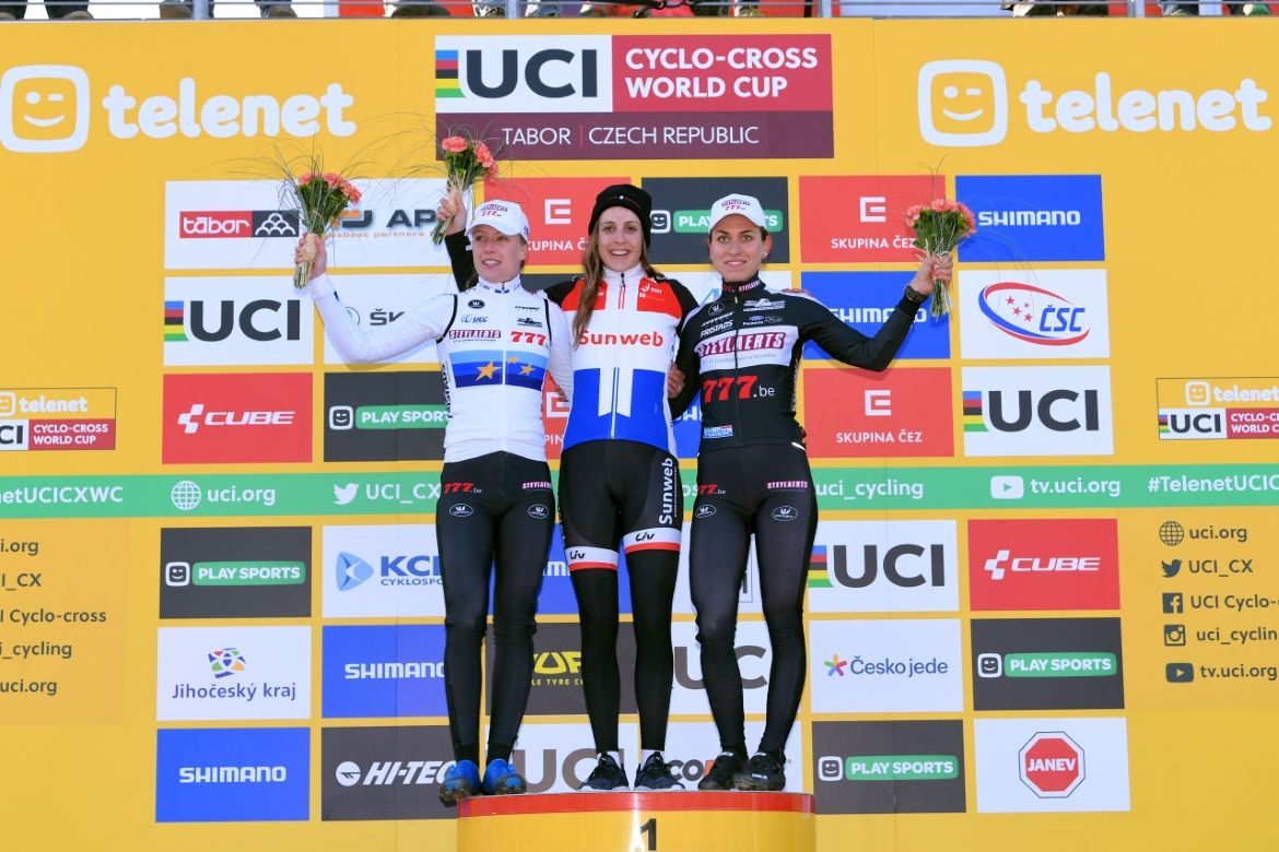 Lucinda Brand (Team Sunweb) takes centre stage