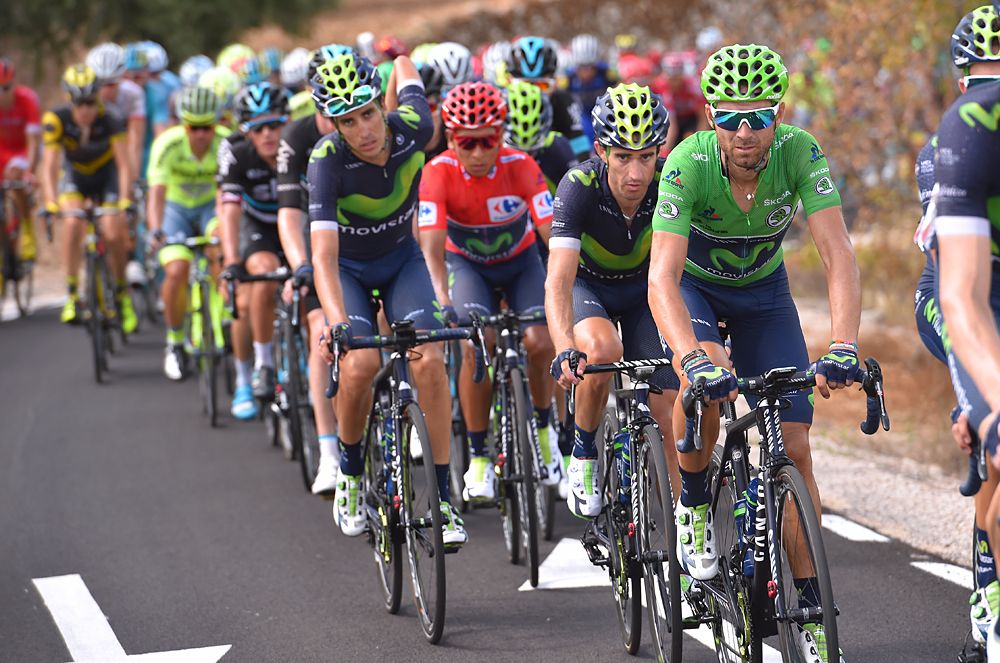 Alejandro Valverde (Movistar) sets the pace in the peloton
