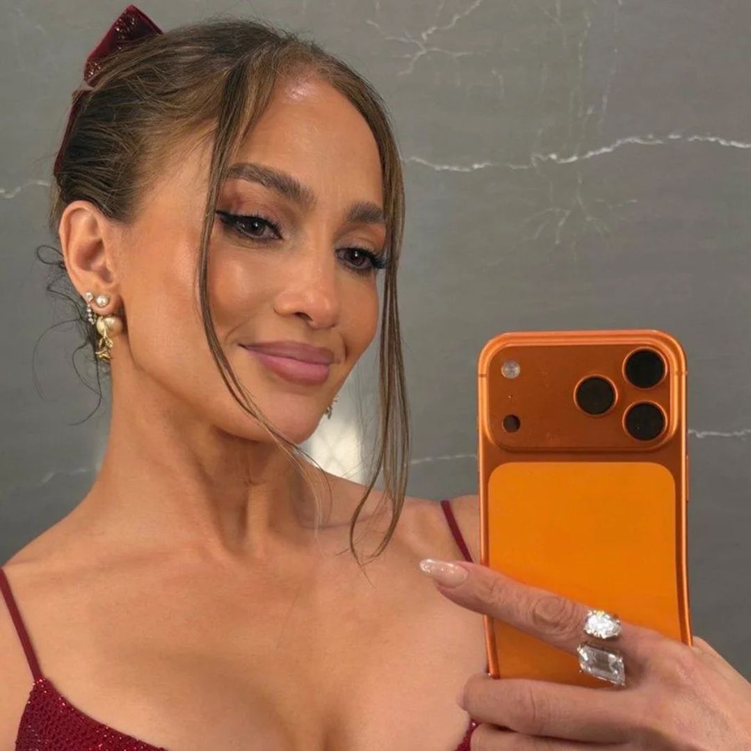 Jennifer Lopez in a mirror selfie she posted on Instagram
