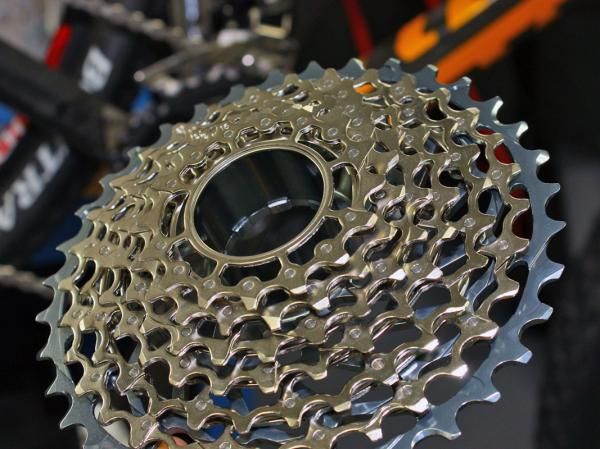 Coming later this year is the remarkably clever XG-1080 PinDome cassette, which uses high-strength steel pins to join the outer edges of each cog together. The resultant structure approaches XX weight-wise but is expected to run quieter and be even more resistant to mud.