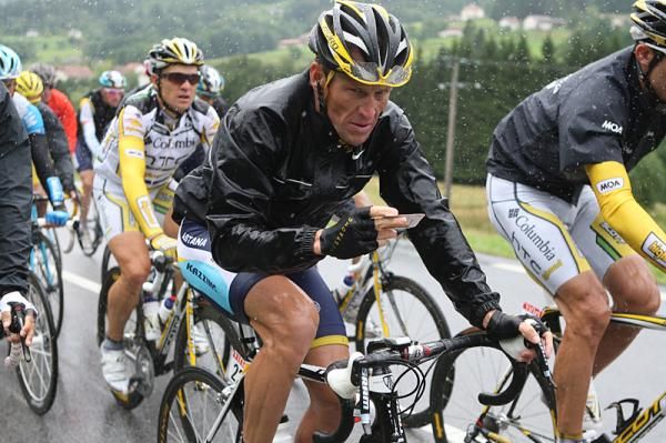 Lance Amrstrong suffers through a cold, rainy day.