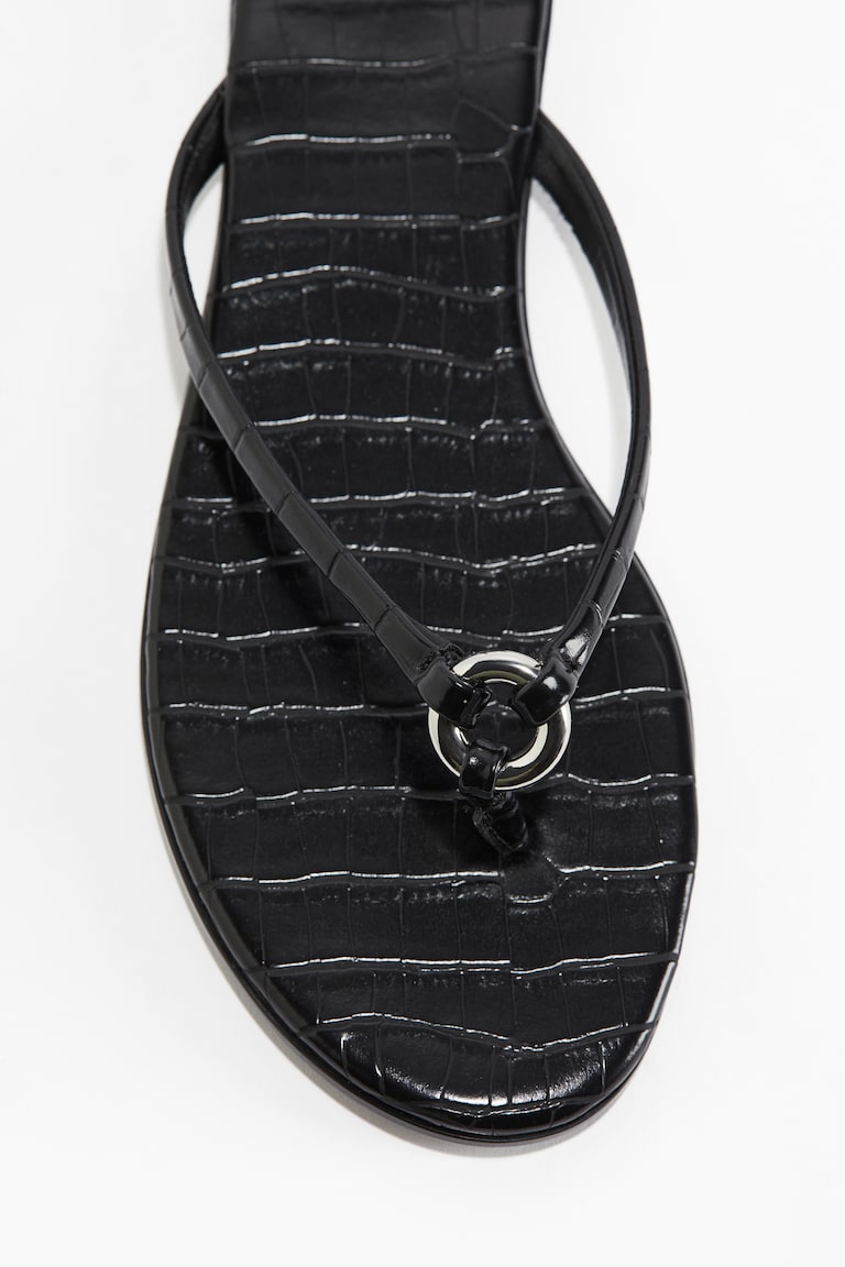 Ring-Detail Flip-Flops