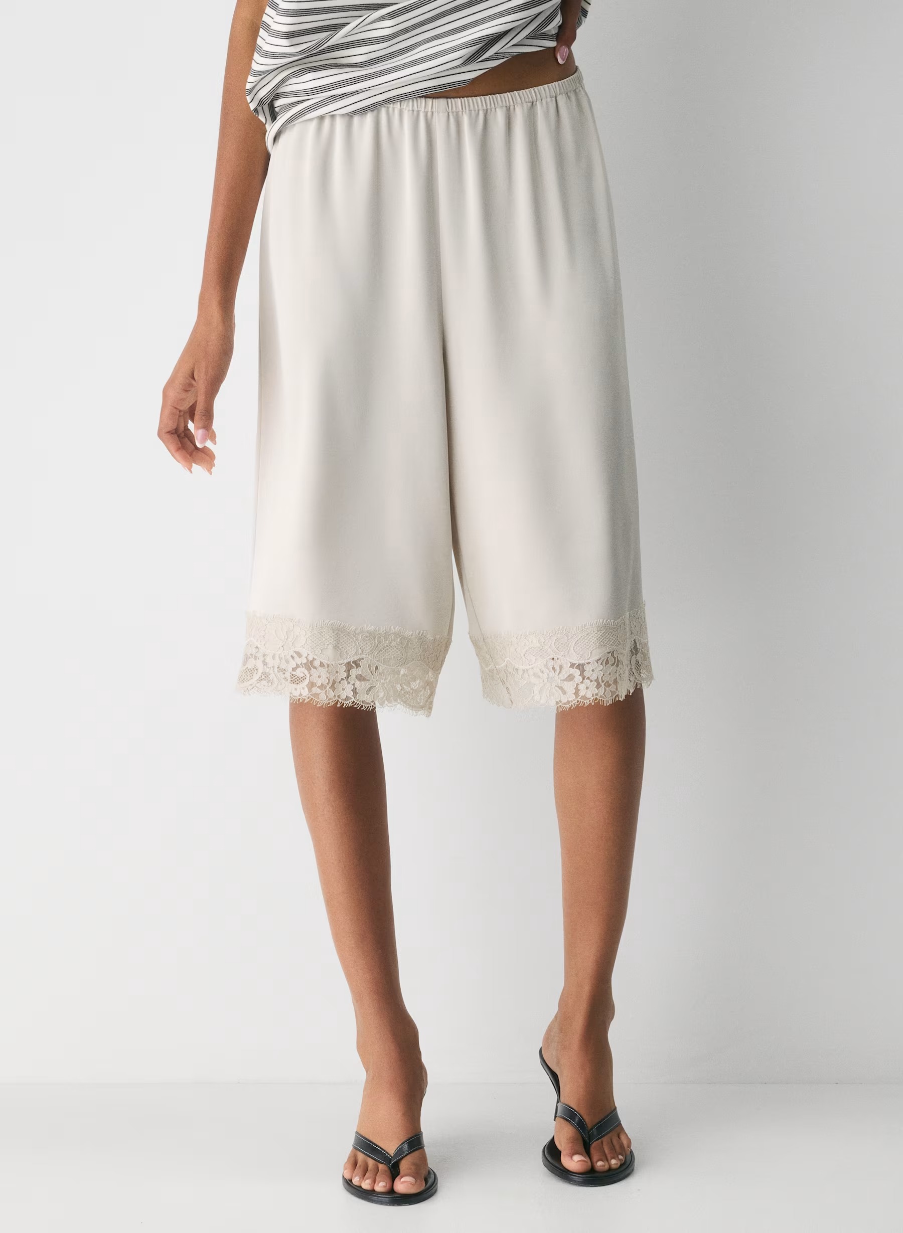 Mitte Satin Short