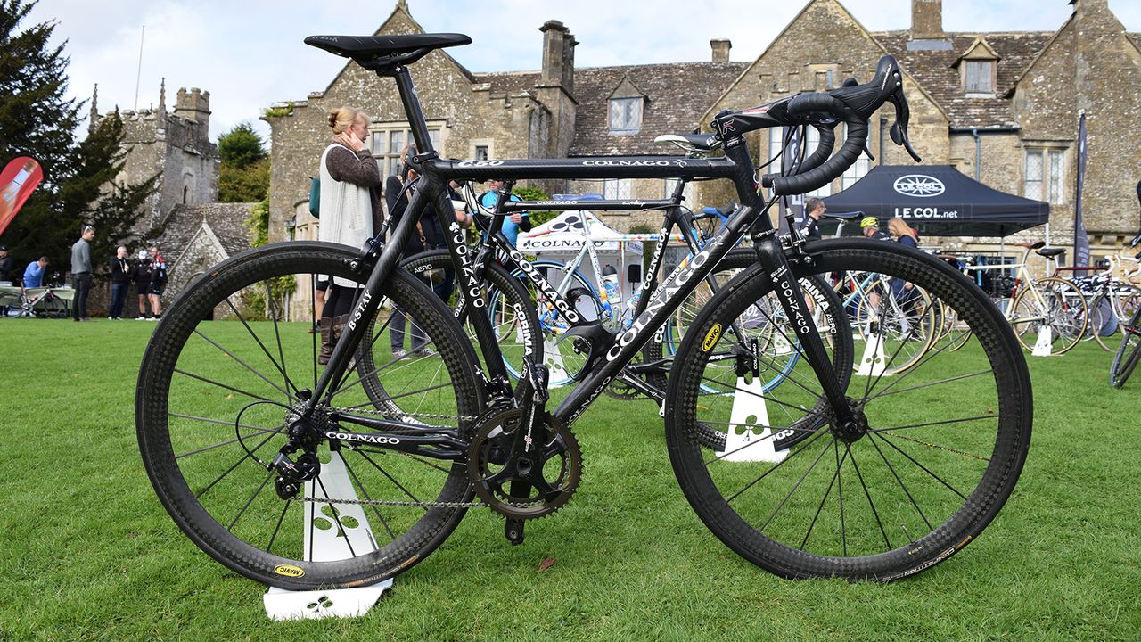Another Colnago C50, this time with an 11-speed Campagnolo Record groupset