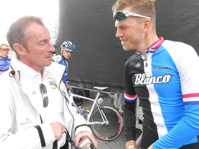 Before the start of stage 3, Before breaking away, Lars Boom met the organizer of the Tour de Bretagne, a race the Dutchman won in 2007