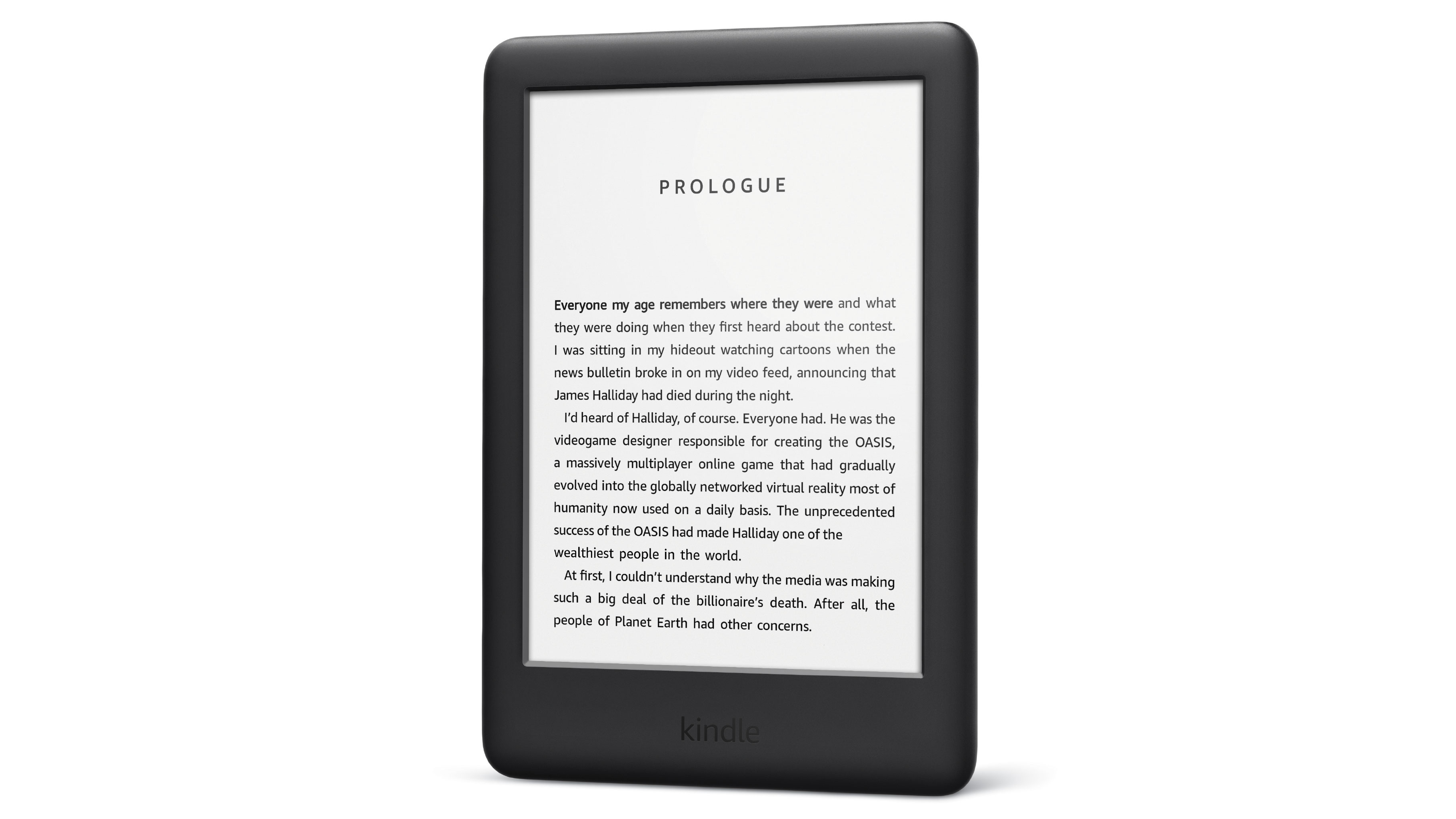 En sort Amazon Kindle 10 stående med tændt skærm på hvid baggrund