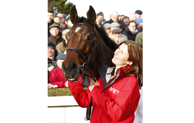 Hurricane Fly with devoted lass Gail Carlisle after winning a 5t