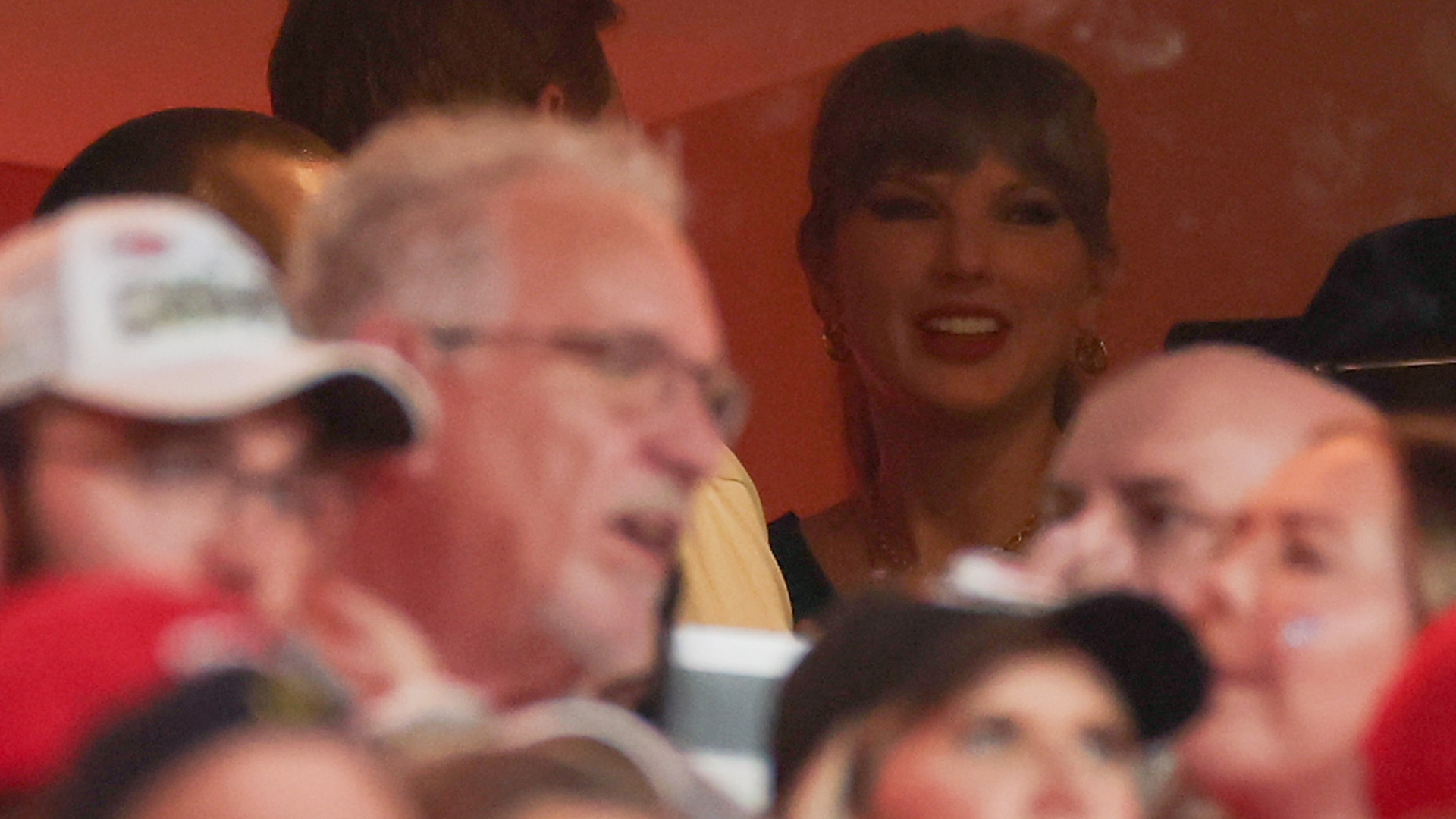 Taylor Swift in the stands at the kansas city chiefs game