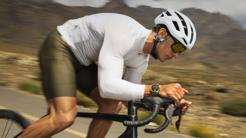 Rider wearing the Huawei Watch GT6 Pro on bicycle