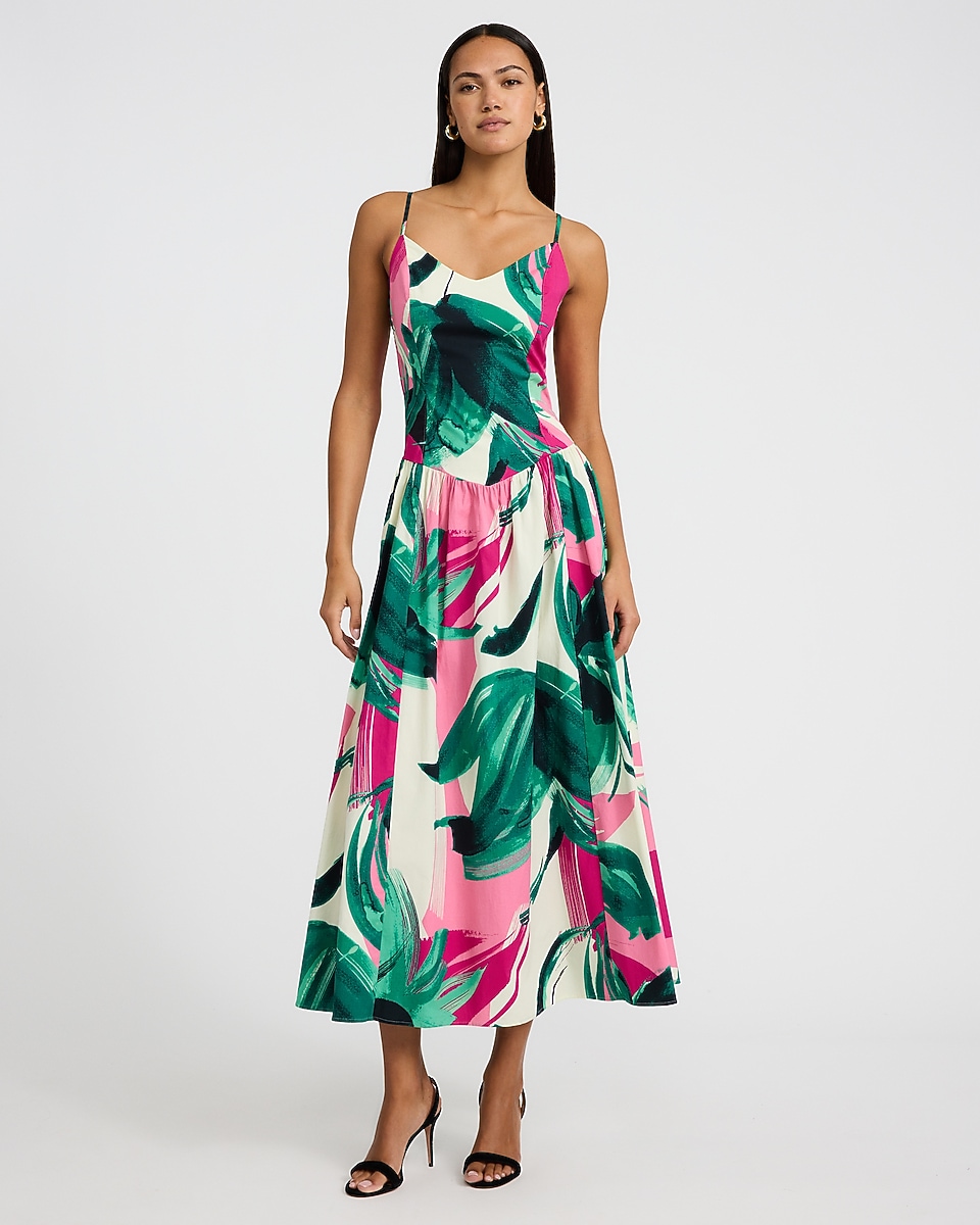 Express, Poplin Printed V-Neck Drop Waist Maxi Fit and Flare Dress with Pockets