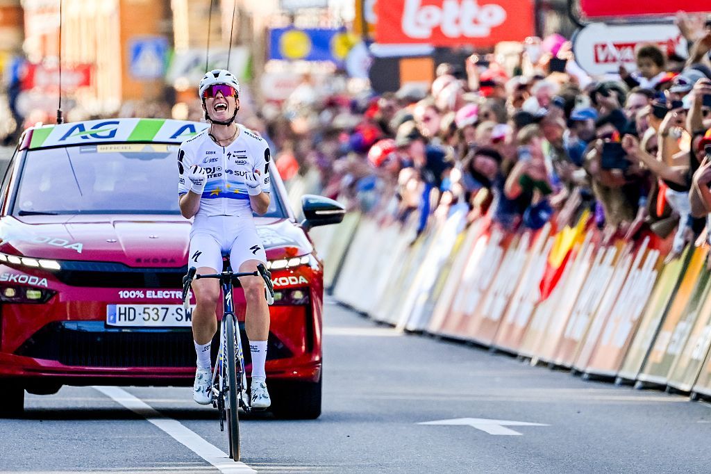 Demi Vollering (FDJ United-SUEZ) celebrates as she wins Liege-Bastogne-Liege Femmes. Photo by ERIC LALMAND / BELGA MAG / Belga / AFP via Getty Images)
